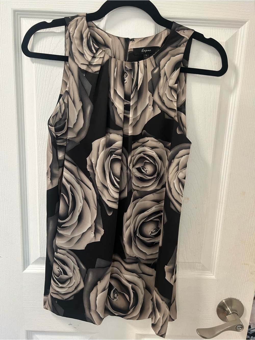 Express Black and Cream Rose Print Sleeveless Blouse Small